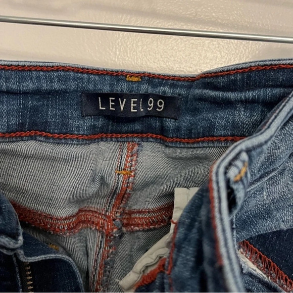 Level 99 stretchy distressed skinny jeans, size 27, medium blue wash - Picture 5 of 7